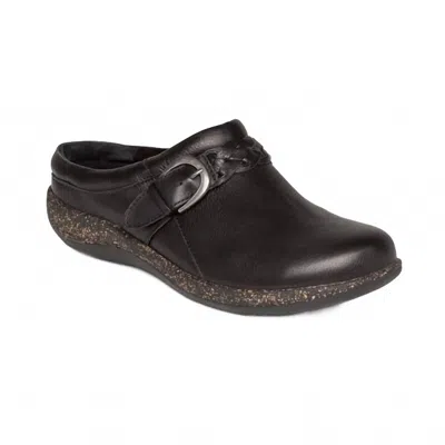 Aetrex Women's Libby Braided Clog In Black In Brown