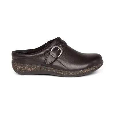 AETREX WOMEN'S LIBBY COMFORT CLOG IN BLACK