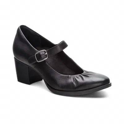 Aetrex Women Sara Pump Heel In Black