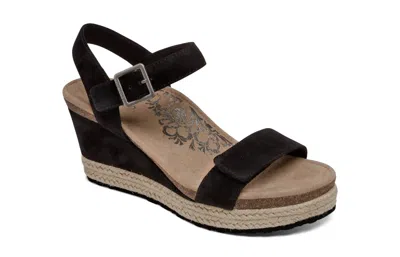 Aetrex Women Sydney Wedge In Black