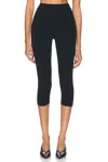 Aexae Technical Knit Stretch Capri In Black