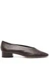 Aeyde Womens Black Darya Bow-embellished Leather Heeled Courts In Brown