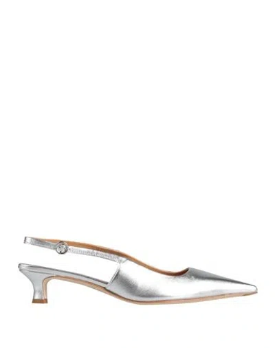 Aeyde Woman Pumps Silver Size 8 Leather