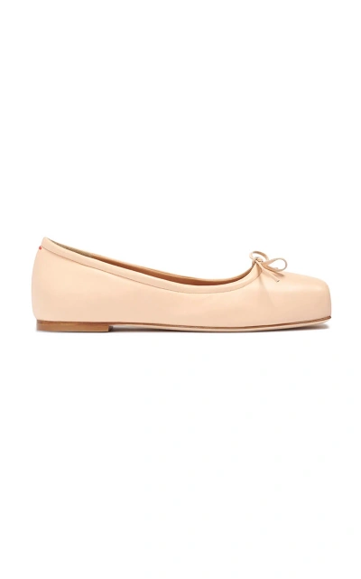 Aeyde Gabriella Leather Flats In Creamy