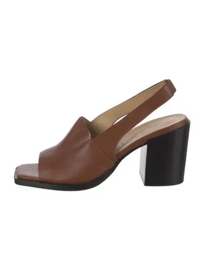 Pre-owned Aeyde Leather Slingback Pumps In Neutral