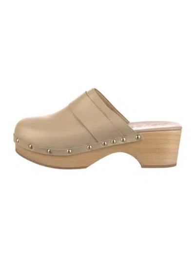 Pre-owned Aeyde Leather Studded Accents Mules In Neutral