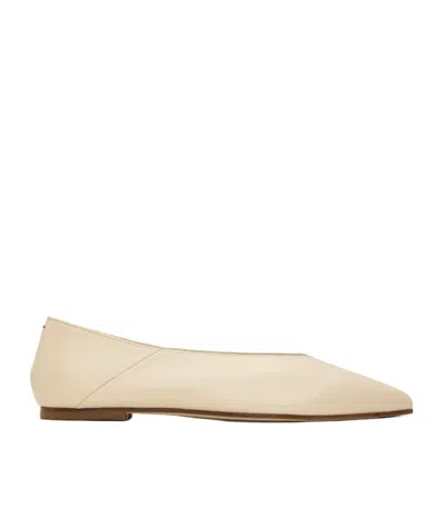 Aeyde Off-white Moa Ballerina Flats In Creamy