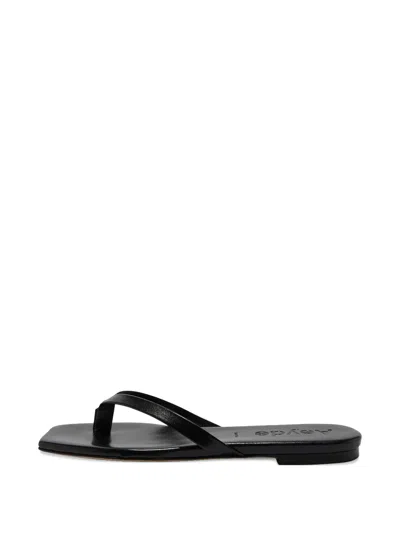 Aeyde Renee Leather Flat Sandals In Black
