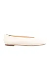 Aeyde 'moa' Choked-up Leather Flats In White