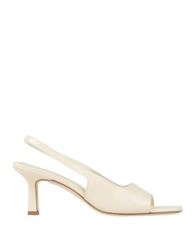 Aeyde Woman Sandals Ivory Size 10 Leather In Neutral