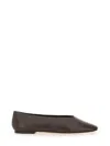 Aeyde Leather Pointed Toe Ballerina Shoes In Brown