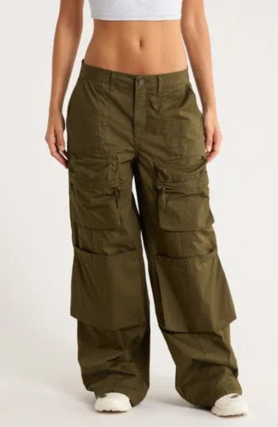 Afrm Los Angeles Collins Low Rise Utility Cargo Pants In Green