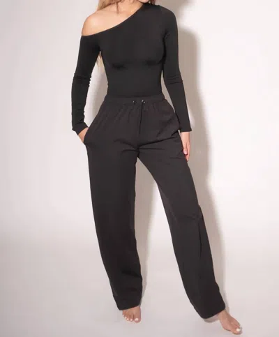 Agent 84 Buttersoft Weekend Trouser In Black