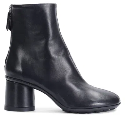Agl Attilio Giusti Leombruni Agl Flat Shoes In Black