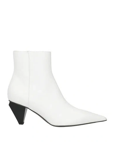 Agl Attilio Giusti Leombruni Agl Woman Ankle Boots White Size 8 Leather