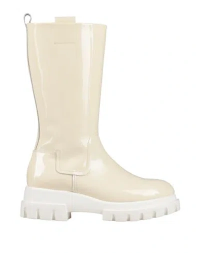 Agl Attilio Giusti Leombruni Agl Woman Boot Cream Size 8 Leather In White