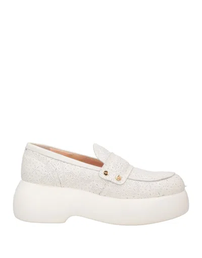 Agl Attilio Giusti Leombruni Loafers In White