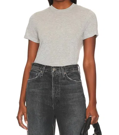 AGOLDE ANNISE SLIM TEE IN GREY HEATHER