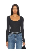 Agolde Corey Scoop Neck Tee In Charcoal