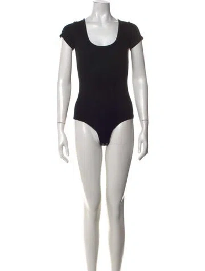 Pre-owned Agolde Scoop Neck Short Sleeve Crop Top In Black