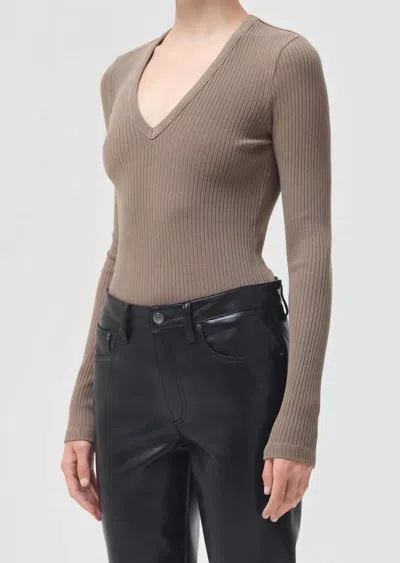 Agolde Tavi Deep V Thong Bodysuit In Biscotti In Gray