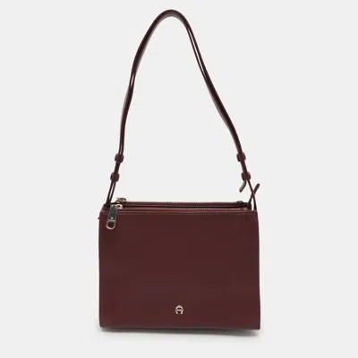 Aigner Burgundy Leather Shoulder Bags In White