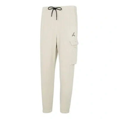 Air Jordan M J Ess Gfx Flc Winter Pant In White