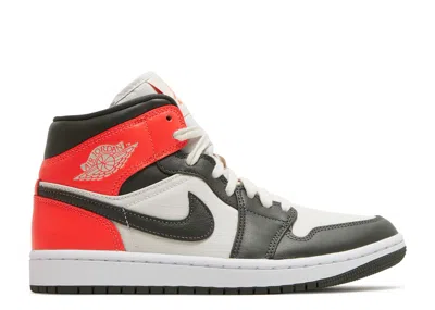 Air Jordan Wmns  1 Mid Se 'newsprint' In Brown