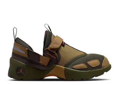 Air Jordan Wmns  Trunner Lx 'brown Kelp' In Green