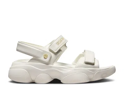 Air Jordan Wmns Jordan Deja Sandal 'sail Metallic Gold' In White