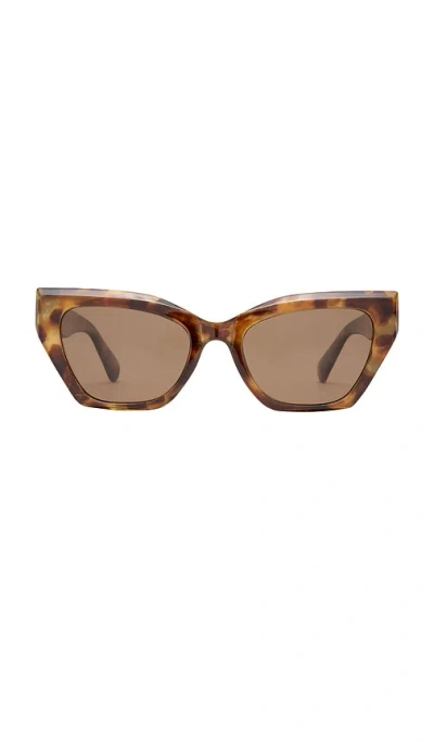 Aire Persei Sunglasses In Brown