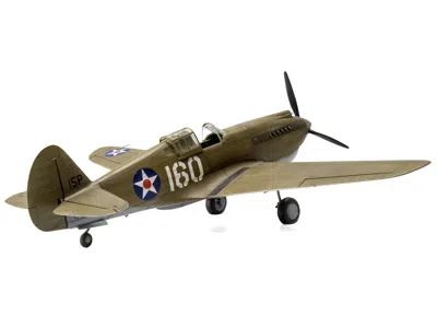 Airfix Level 2 Model Kit Curtiss P-40b Warhawk Fighter-bomber Aircraft With 2 Scheme Options 1/48 Plastic M In Green