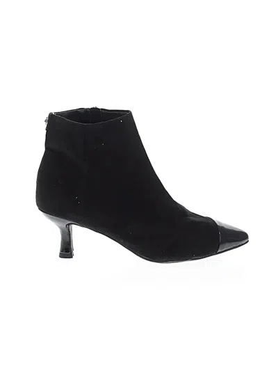 Pre-owned Ak Anne Klein Ankle Boots In Black