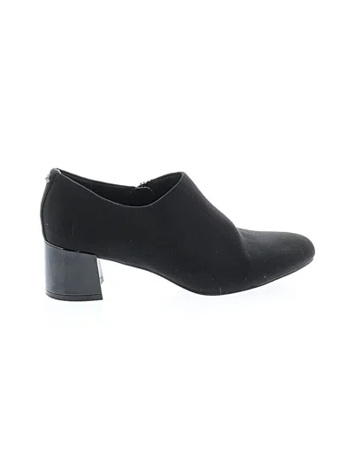 Pre-owned Ak Anne Klein Flats In Black