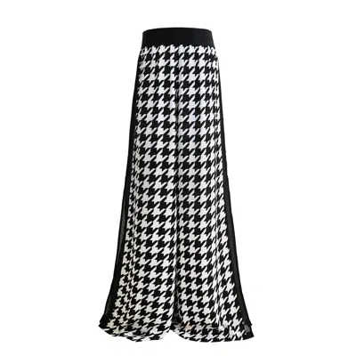 Ak Royalty Resortwear Women's Black / White Capri Pants Houndstooth In Multi
