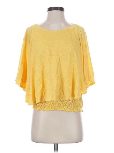 Pre-owned Akemi + Kin Short Sleeve Top Yellow Cold Shoulder Neckline Tops