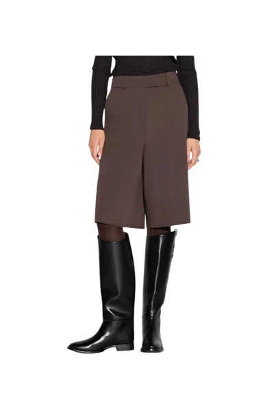 Akep Bermuda Woman  With Pences In Brown