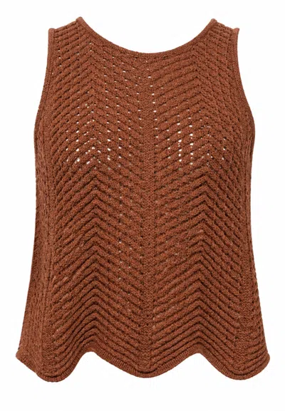 Akep Canoe Woman  Knitted In Brown