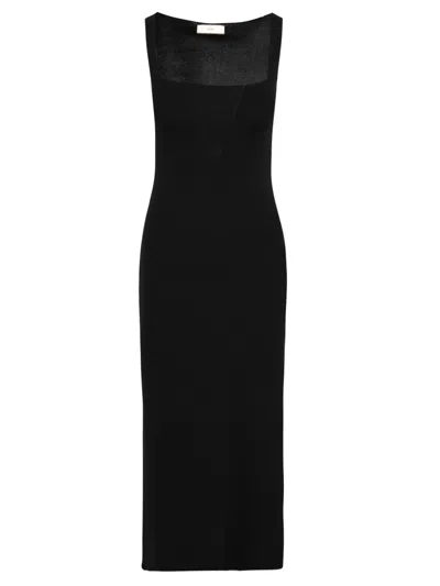Akep Dresses Black