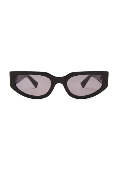Akila Outsider Sunglasses In Black