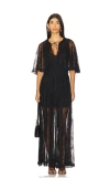 Aknvas Tissy Lace Gown With Detachable Slip