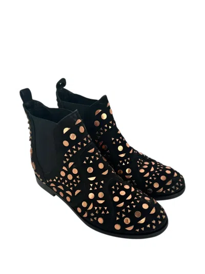 Pre-owned Alaïa 2010s Patterned Chelsea Boots In Black