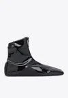 Alaïa Ankle Boots In Faux Patent Leather In Black