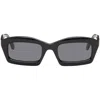 Alaïa Rectangular Sunglasses In Black