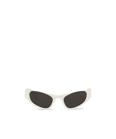 Alaïa Cat's Eye-shaped Sunglasses In Black