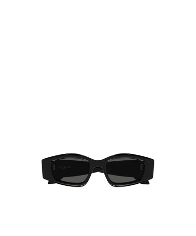 Alaïa Cat-eye Sunglasses In Black