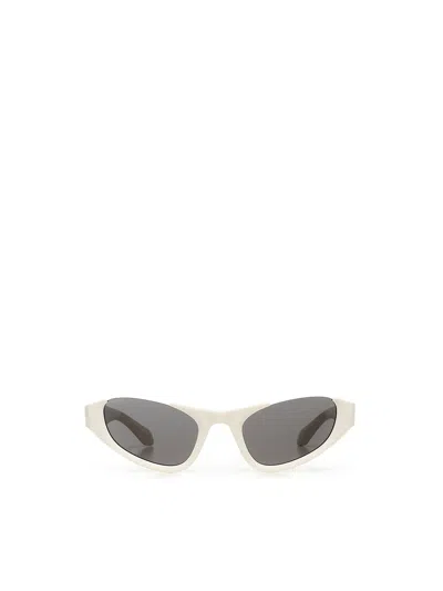 Alaïa Cat-eye Sunglasses In White