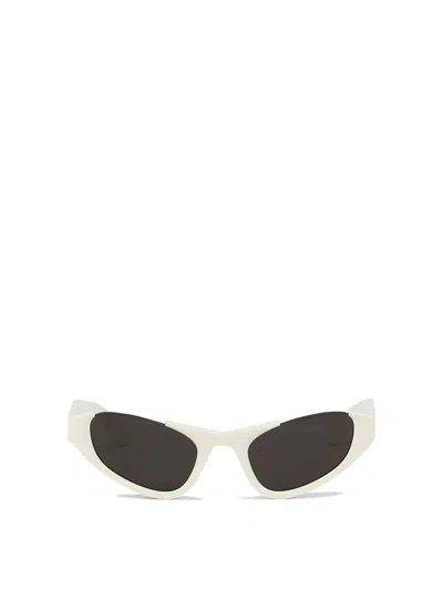 Alaïa Cat-eye Sunglasses White In Black