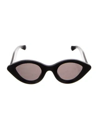 Pre-owned Alaïa Cat-eye Tinted Sunglasses In Black