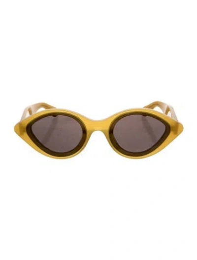 Pre-owned Alaïa Cat-eye Tinted Sunglasses In Yellow